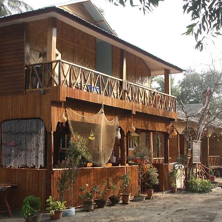 Soe Ko Ko Beach House y Restaurante Ngwesaung Exterior foto