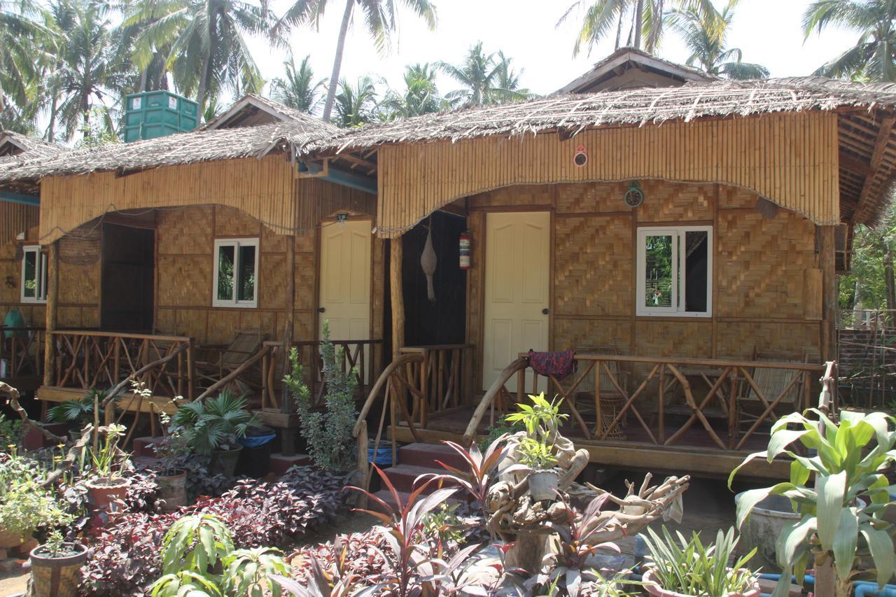 Soe Ko Ko Beach House y Restaurante Ngwesaung Exterior foto