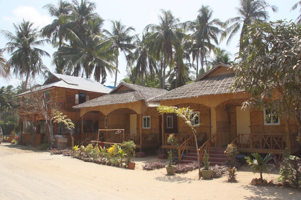 Soe Ko Ko Beach House y Restaurante Ngwesaung Exterior foto