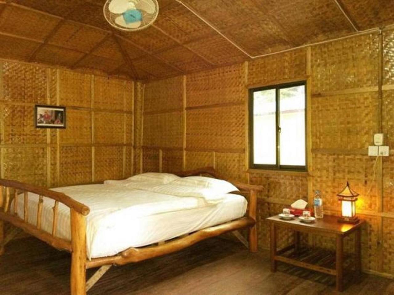 Soe Ko Ko Beach House y Restaurante Ngwesaung Exterior foto