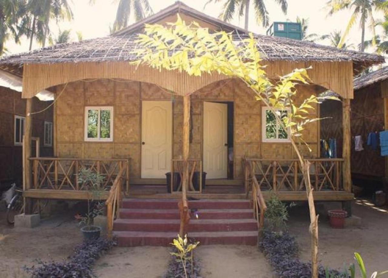 Soe Ko Ko Beach House y Restaurante Ngwesaung Exterior foto